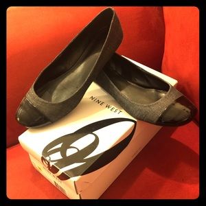 Nine West Black and Gray Flats, 7 1/2